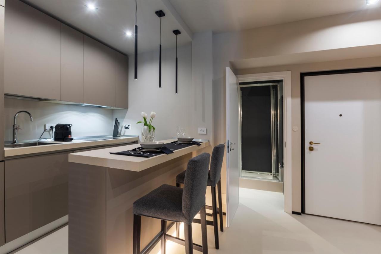 Ostia Holiday Greed Lounge Privee Luaran gambar